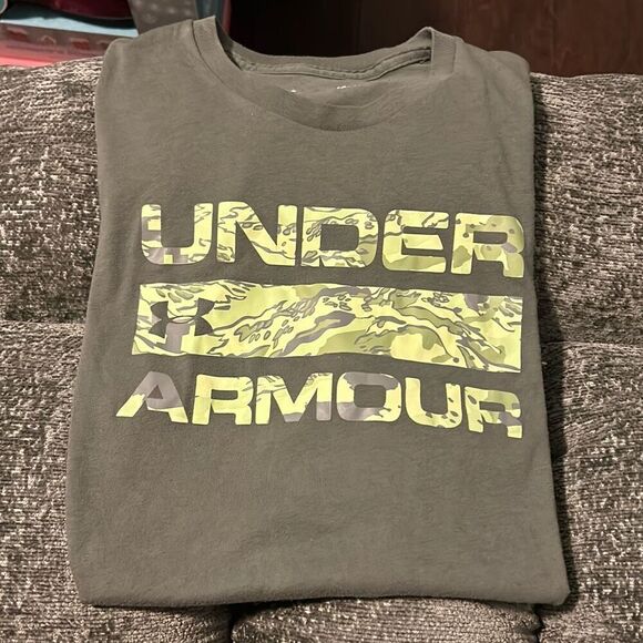 Under Armour Stacked Logo Fill T-Shirt - Mossy Taupe. Size Medium. - Picture 1 of 9